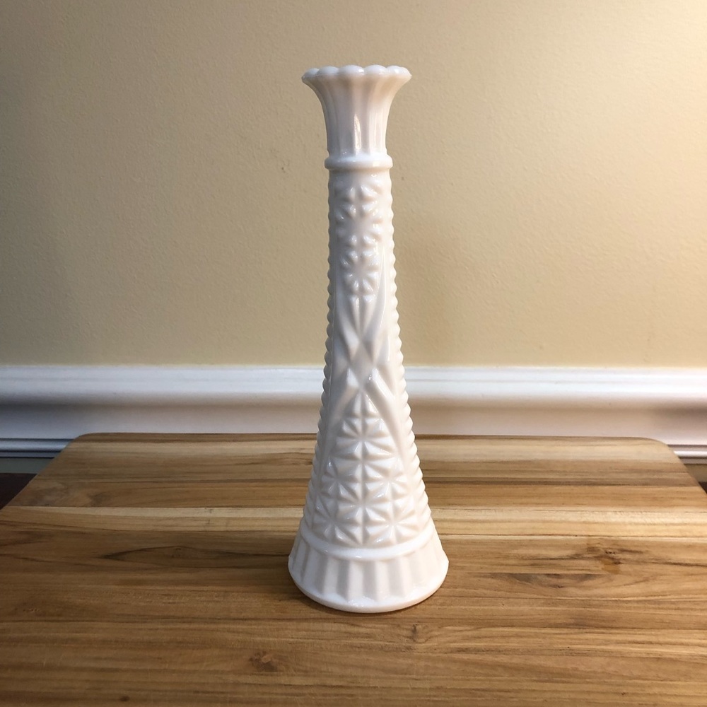 Vintage Stars & Bars Milk Glass Vase